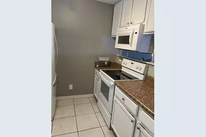 2302 Maki Road #40, Plant City, FL 33563 - Photo 8
