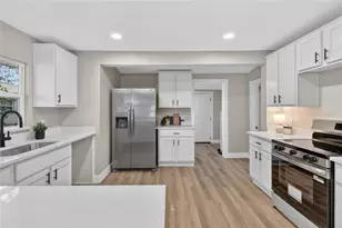 723 W Myrtle St, Lakeland, FL 33815 - Photo 8