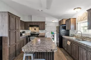 3681 Pioneer Trails Dr, Lakeland, FL 33810 - Photo 4