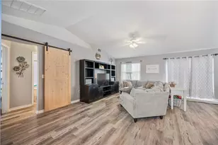 3318 Merlot Dr, Lakeland, FL 33811 - Photo 6