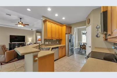 3940 Sunnywood Circle, Lakeland, FL 33812 - Photo 10
