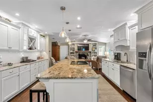 906 Crestview Dr, Auburndale, FL 33823 - Photo 8