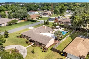 906 Crestview Dr, Auburndale, FL 33823 - Photo 8