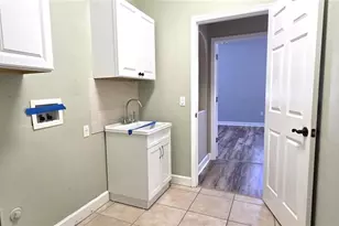 5352 Camberlea Ave, Zephyrhills, FL 33541 - Photo 24