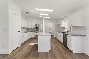 486 Lindsey Dr, Lakeland, FL 33809 - Photo 6