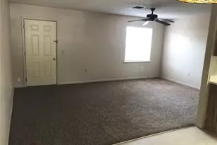 308 W Crescent Dr, Lakeland, FL 33805 - Photo 2