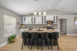 5963 Hillside Heights Dr, Lakeland, FL 33812 - Photo 2