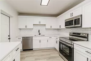 1712 Huntington St, Lakeland, FL 33801 - Photo 2