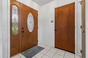 317 Greenwoods Dr, Lakeland, FL 33813 - Photo 4