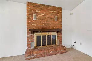 317 Greenwoods Dr, Lakeland, FL 33813 - Photo 8
