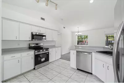 3221 Merlot Drive, Lakeland, FL 33811 - Photo 12