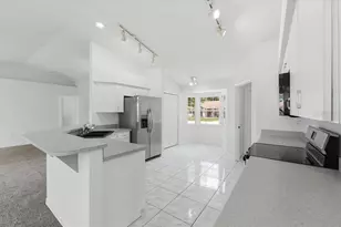 3221 Merlot Dr, Lakeland, FL 33811 - Photo 10