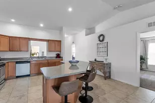 6146 Mission Dr, Lakeland, FL 33812 - Photo 8