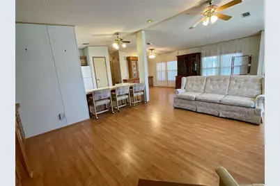 35935 Tanda Circle, Zephyrhills, FL 33541 - Photo 10