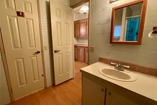 35935 Tanda Cir, Zephyrhills, FL 33541 - Photo 28