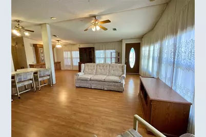 35935 Tanda Circle, Zephyrhills, FL 33541 - Photo 6