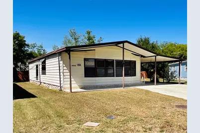 35935 Tanda Circle, Zephyrhills, FL 33541 - Photo 2