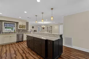 4615 Kings Point Ct, Lakeland, FL 33813 - Photo 12