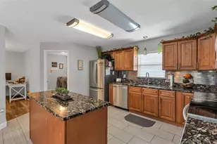 6929 Bently Dr, Lakeland, FL 33809 - Photo 8