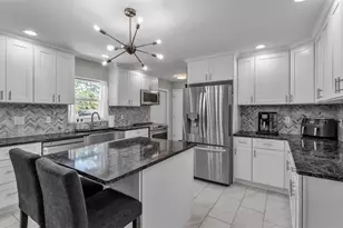 1522 Hallam Dr, Lakeland, FL 33813 - Photo 10
