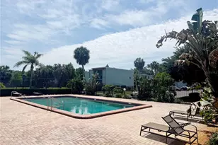 2864 Somerset Park Dr, Tampa, FL 33613 - Photo 20