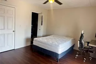 2864 Somerset Park Dr, Tampa, FL 33613 - Photo 10