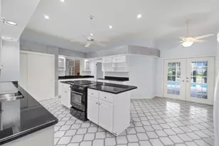 725 Heritage Dr NE, Winter Haven, FL 33881 - Photo 6