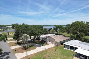 2240 Lake Ariana Blvd, Auburndale, FL 33823 - Photo 2