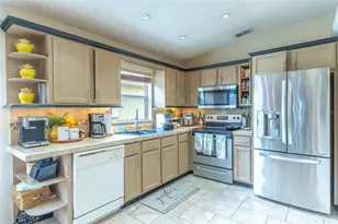 549 Short Pine Cir, Orlando, FL 32807 - Photo 10