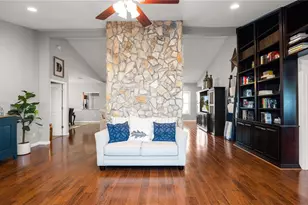 5525 Club Hill E, Lakeland, FL 33813 - Photo 12