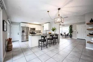 142 Padgett Pl S, Lakeland, FL 33809 - Photo 2
