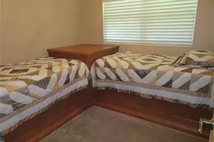 902 N Crystal Terrace, Plant City, FL 33563 - Photo 4