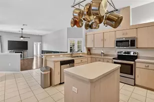 9363 Tooke Shore Dr, Weeki Wachee, FL 34613 - Photo 10