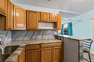 1038 Canal Dr W, Lakeland, FL 33801 - Photo 12