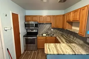 1038 Canal Dr W, Lakeland, FL 33801 - Photo 8