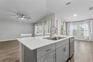4553 White Marble Ct, Lakeland, FL 33811 - Photo 6