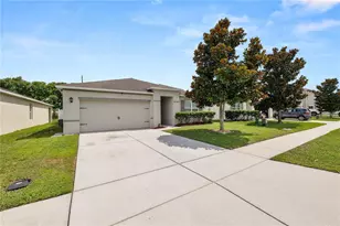 3136 Country Club Cir, Winter Haven, FL 33881 - Photo 1