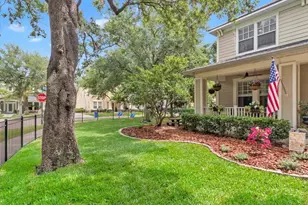 16033 Mulberrypark Cir, Lithia, FL 33547 - Photo 4