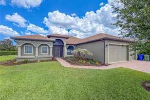 1394 Oakmont Dr, Winter Haven, FL 33884 - Photo 2