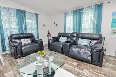 1052 Lamp Post Lane, Lakeland, FL 33809 - Photo 6