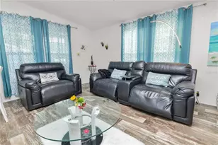 1052 Lamp Post Ln, Lakeland, FL 33809 - Photo 6