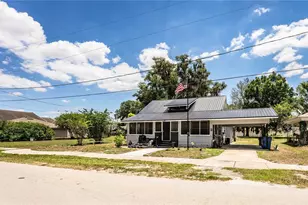 113 SE Pine Ave, Fort Meade, FL 33841 - Photo 2