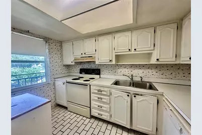 333 Lake Howard Drive NW #304B, Winter Haven, FL 33880 - Photo 6