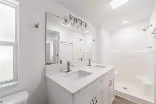 5220 Spring Creek Dr, Lakeland, FL 33811 - Photo 10