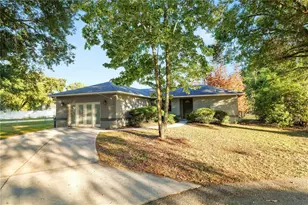 2304 Cheshire Pl, Lakeland, FL 33810 - Photo 2