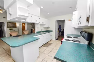 2304 Cheshire Pl, Lakeland, FL 33810 - Photo 12
