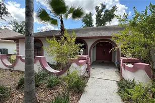 2898 Hammock Dr, Plant City, FL 33566 - Photo 4