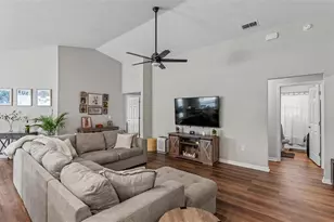 2025 Harvest Landing Cir, Lakeland, FL 33810 - Photo 8