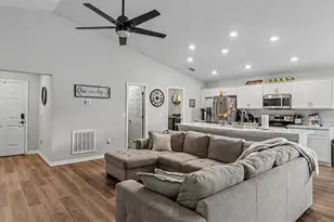 2025 Harvest Landing Cir, Lakeland, FL 33810 - Photo 10