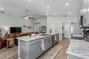 6328 Gardner Dr, Lakeland, FL 33813 - Photo 10
